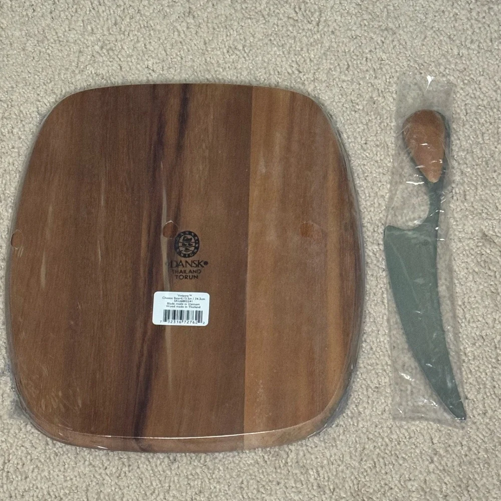 Dansk Cheese Cutting Board and Knife - Picture 3 of 4